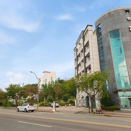 Sokcho White Lighthouse Pension Bagian luar foto