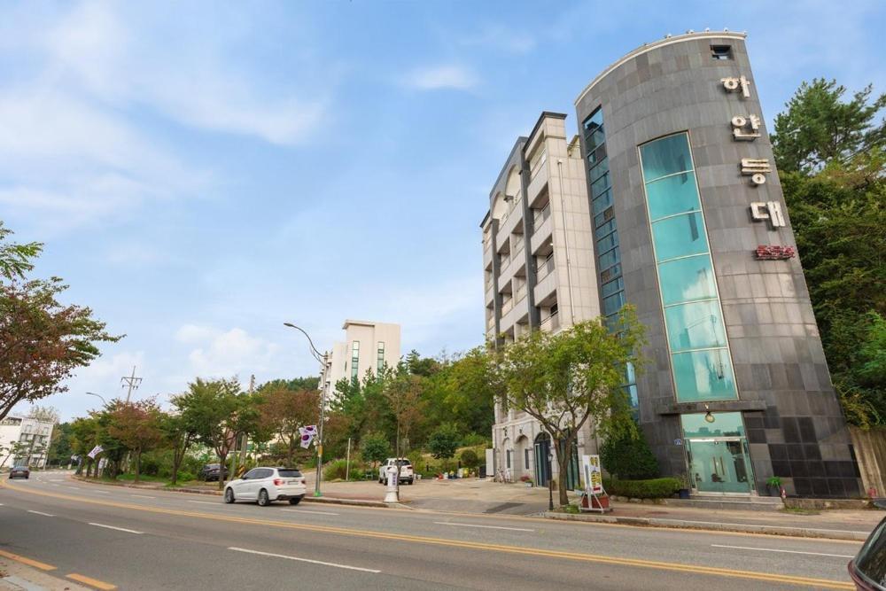 Sokcho White Lighthouse Pension Bagian luar foto